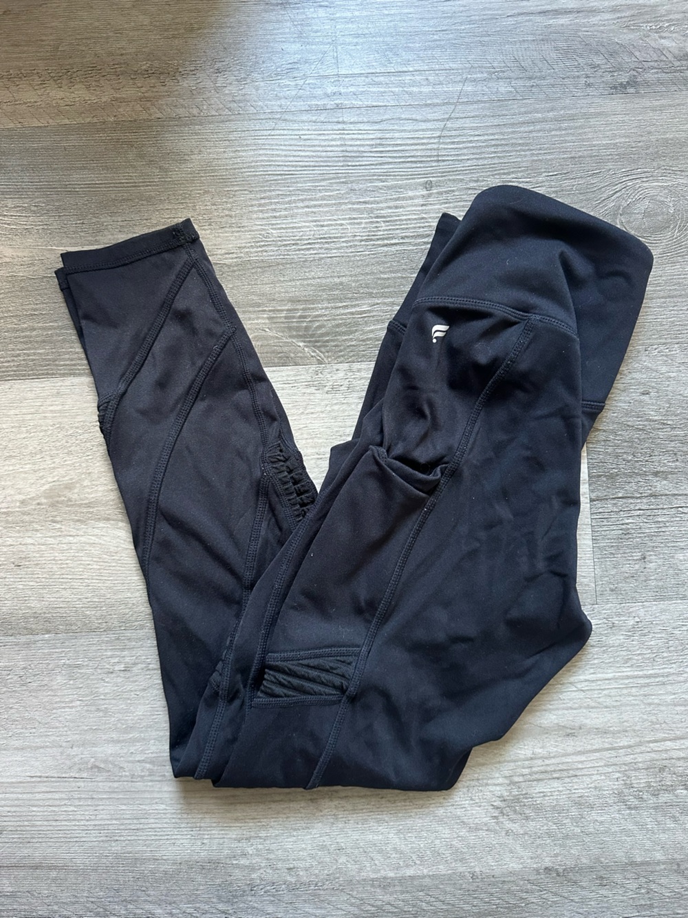 🌻 Fabletics Black Textured Compression Leggings 🌻